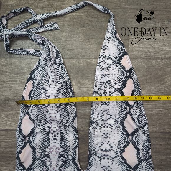 SweatyRocks Deep V Tie Wrap One Piece Swimsuit Size XL - Picture 4 of 6